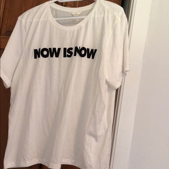 H&M Tops - Oversized Graphic Tee